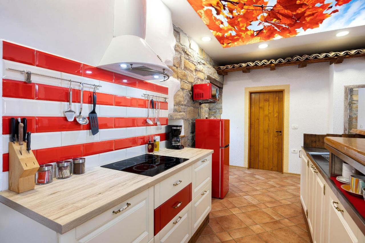 Touristfarm - Apartments "Red Fairytale" Marezige Ngoại thất bức ảnh