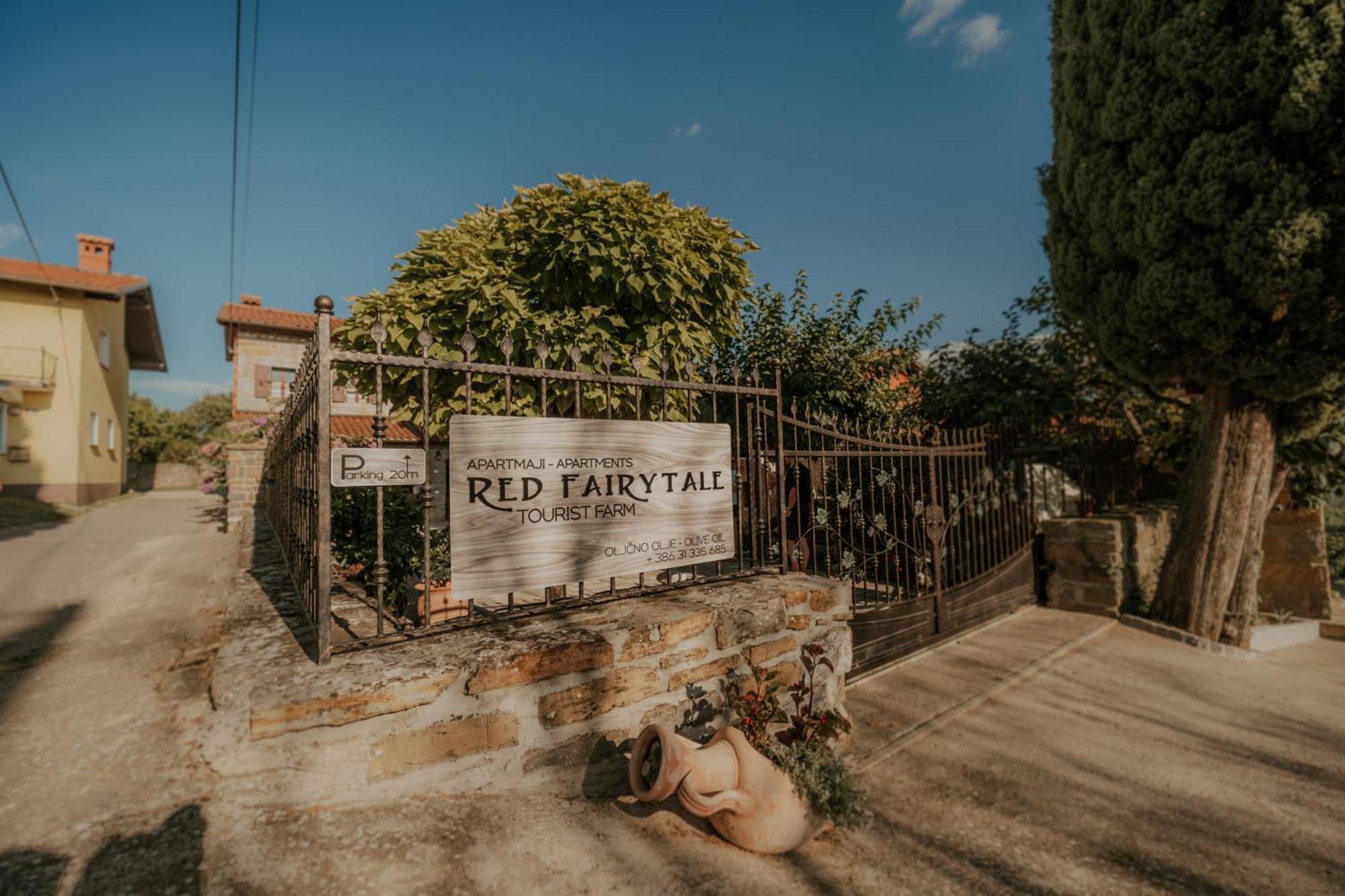 Touristfarm - Apartments "Red Fairytale" Marezige Ngoại thất bức ảnh