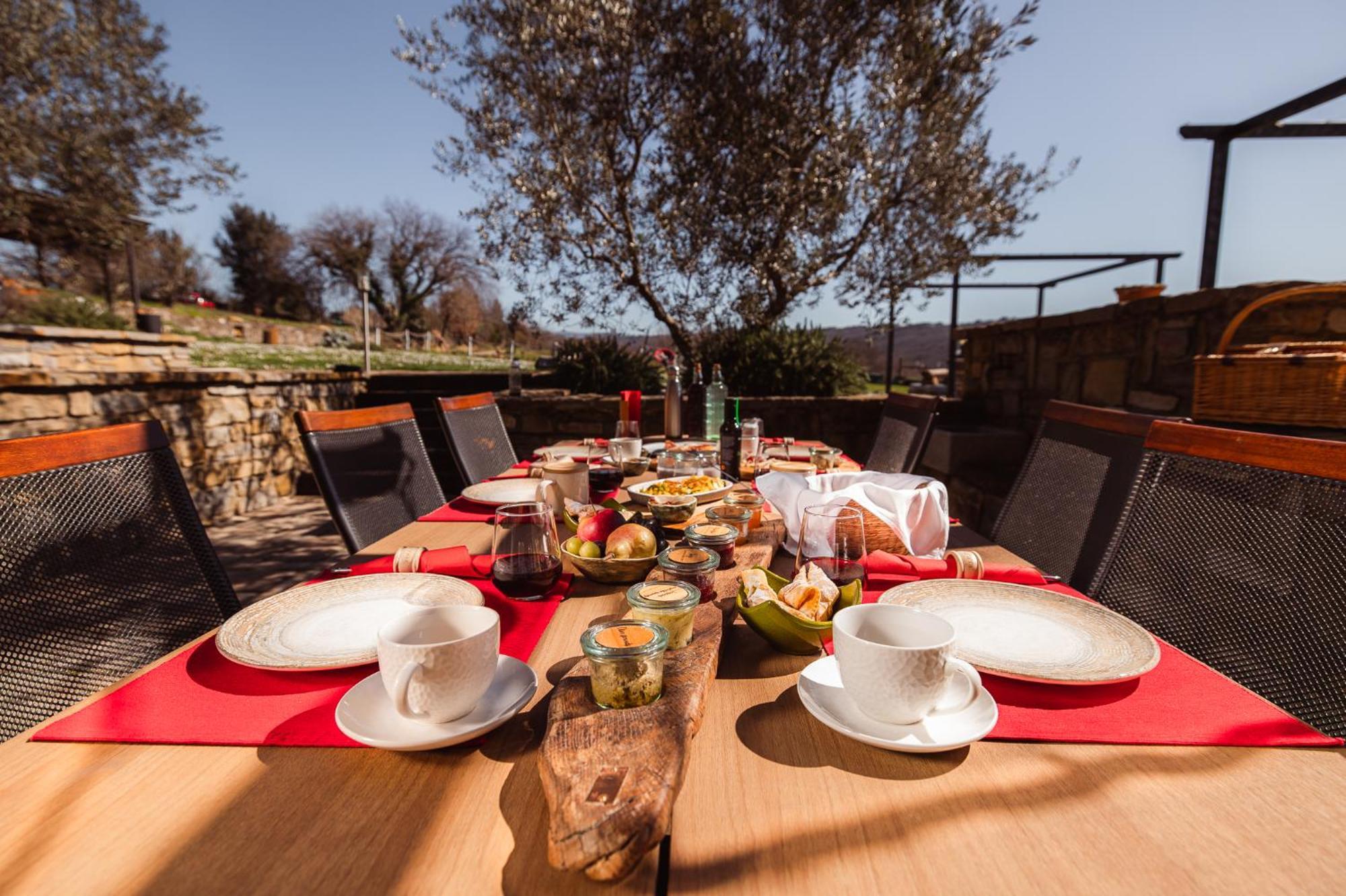 Touristfarm - Apartments "Red Fairytale" Marezige Ngoại thất bức ảnh